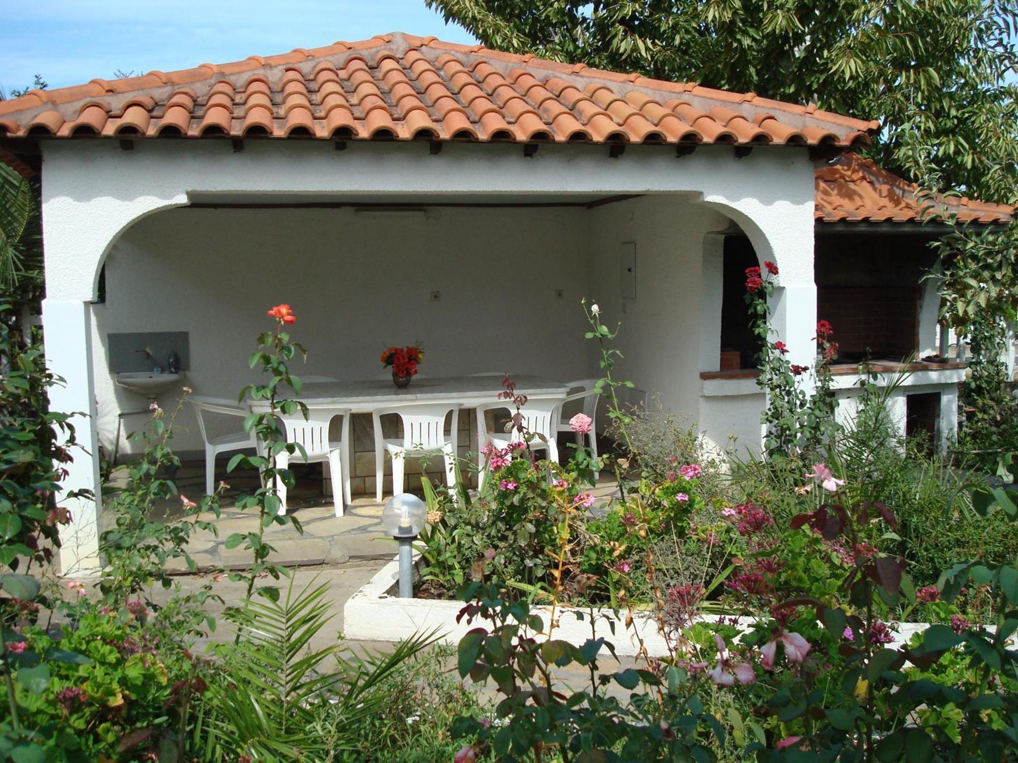 Villa Tonia Apartments Sarti Exterior photo