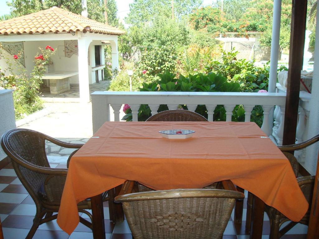 Villa Tonia Apartments Sarti Room photo