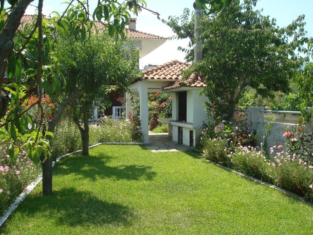 Villa Tonia Apartments Sarti Exterior photo