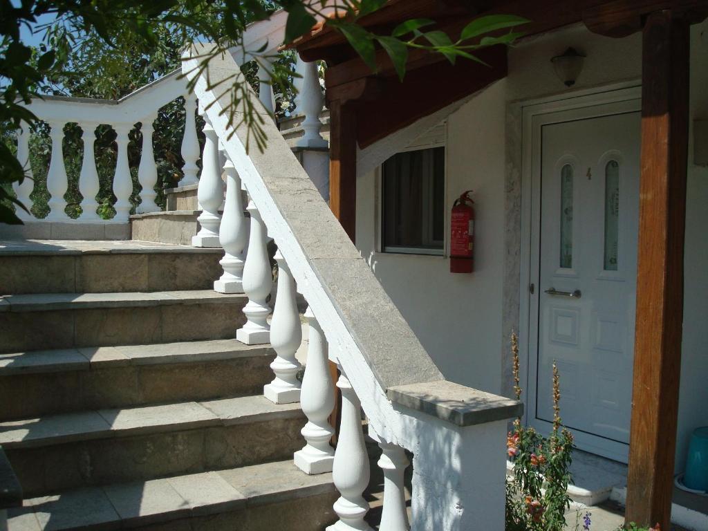 Villa Tonia Apartments Sarti Exterior photo
